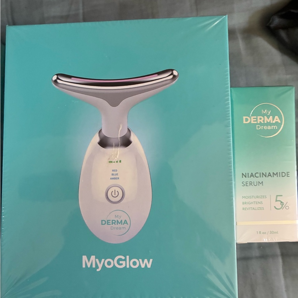 MyoGlow Skincare Device -  machine with 5% Niacinamide  serum White